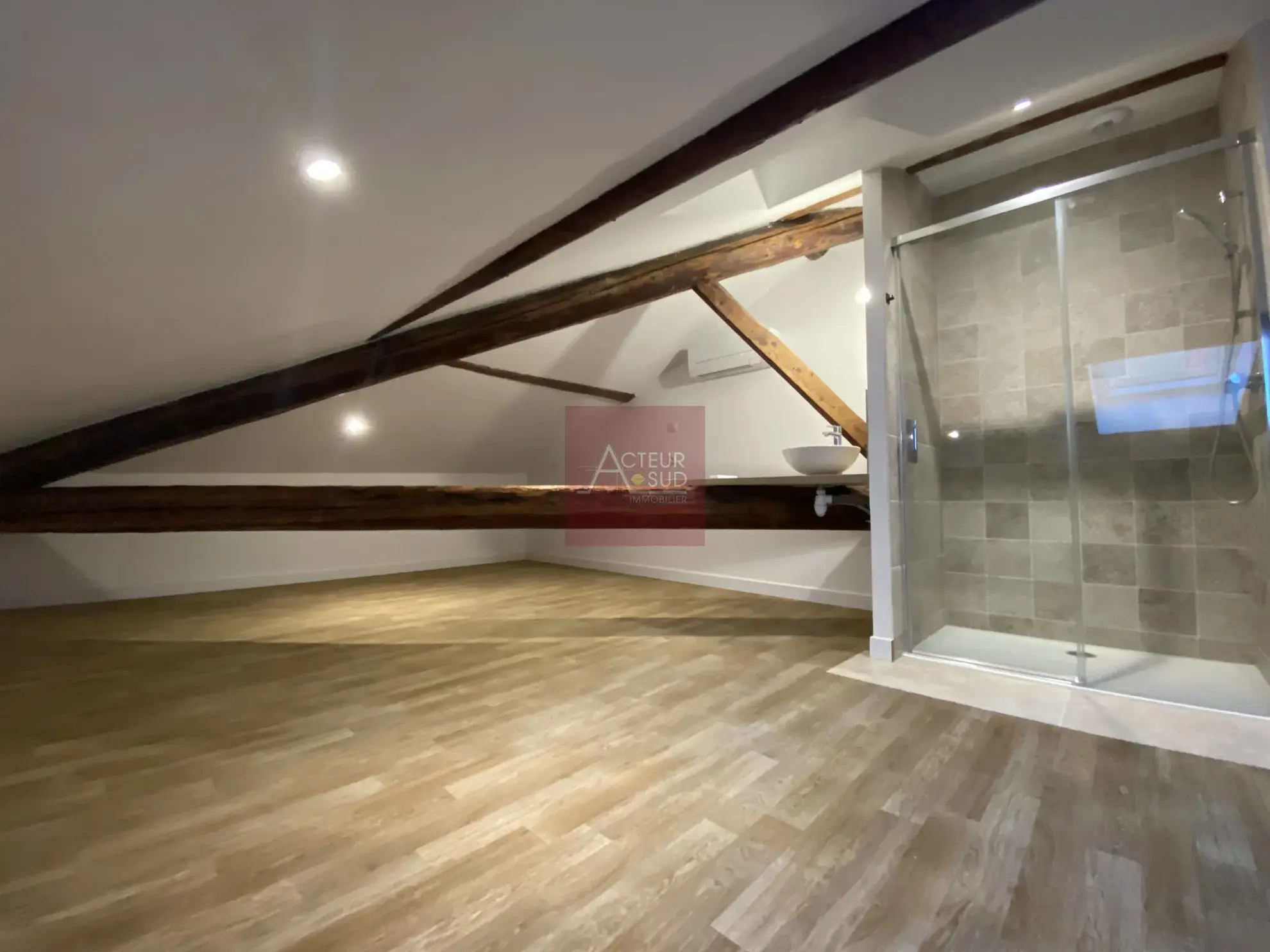 Appartement 4 pièces rénové à Pignan de 120 m² avec balcon et duplex 