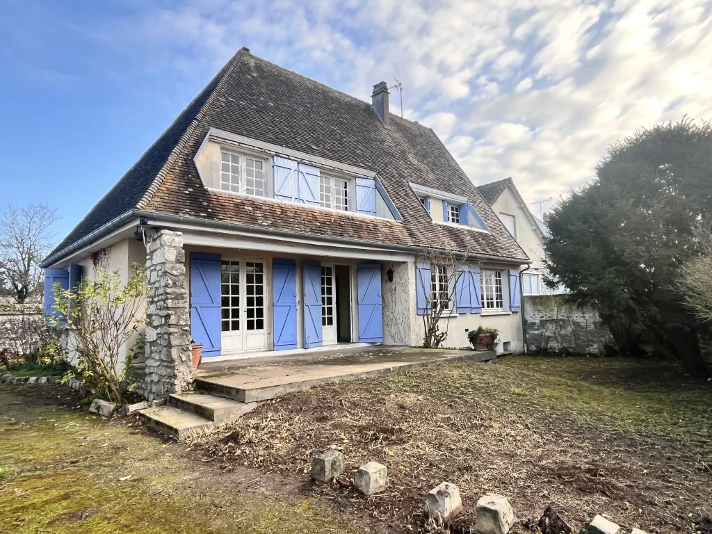 Belle maison à rénover à Oysonville, proche Paris et Etampes, avec jardin et garage