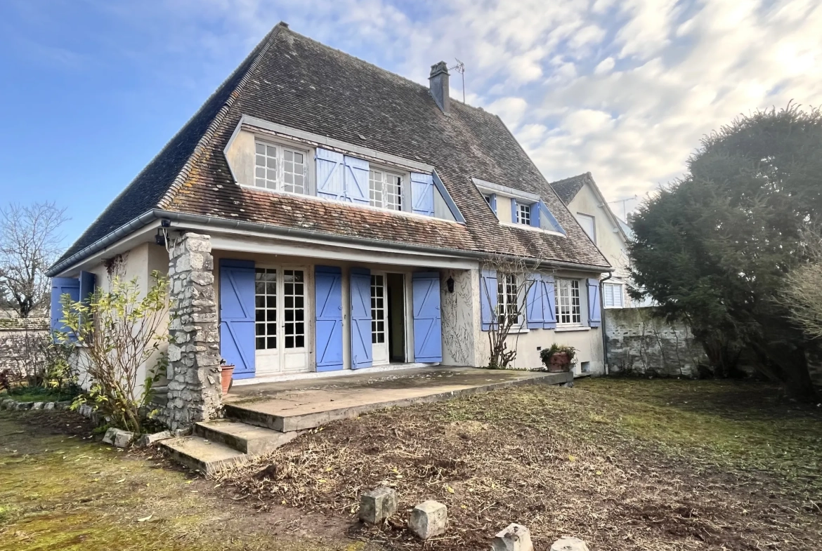 Belle maison à rénover à Oysonville, proche Paris et Etampes, avec jardin et garage 