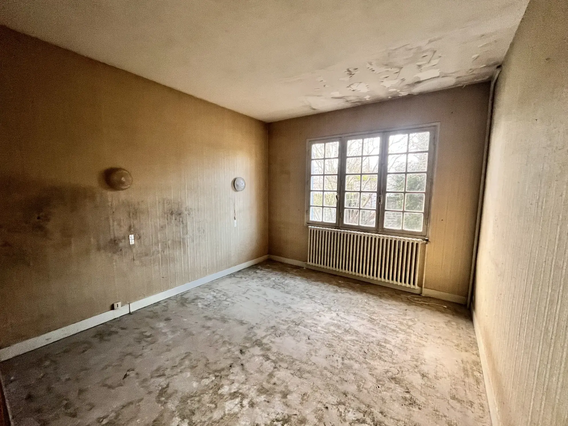 Belle maison à rénover à Oysonville, proche Paris et Etampes, avec jardin et garage 