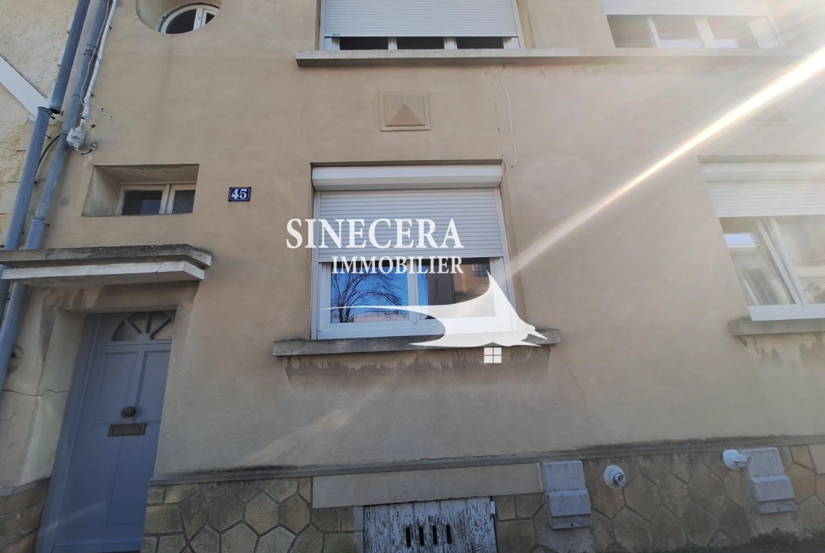 Maison de ville à Bergerac avec jardin, 3 chambres, idéale pour investissement locatif 