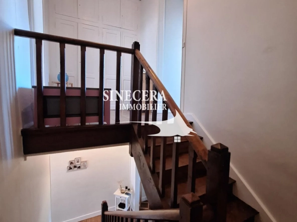 Maison de ville à Bergerac avec jardin, 3 chambres, idéale pour investissement locatif 