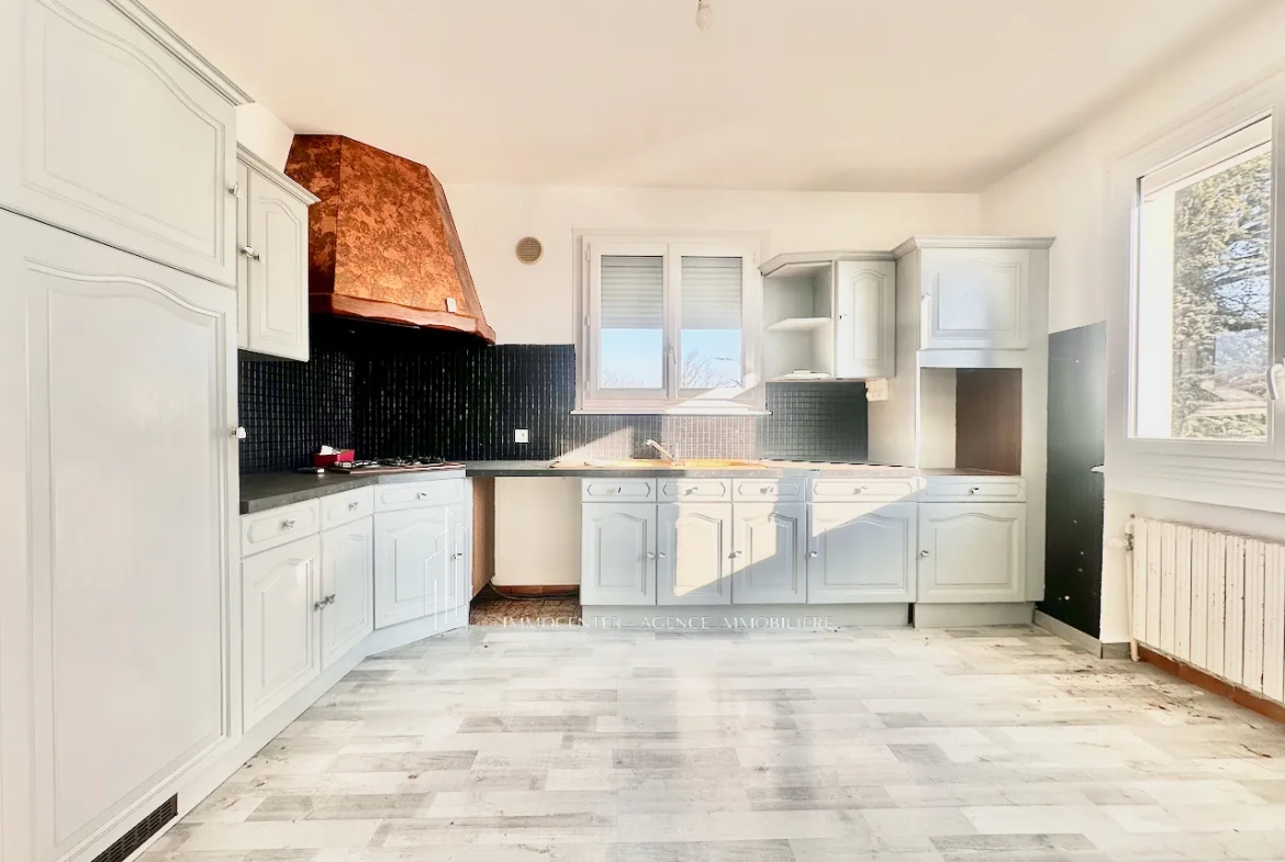 Maison de 100 m² avec grand terrain à Clonas-sur-Vareze - Opportunité à saisir 