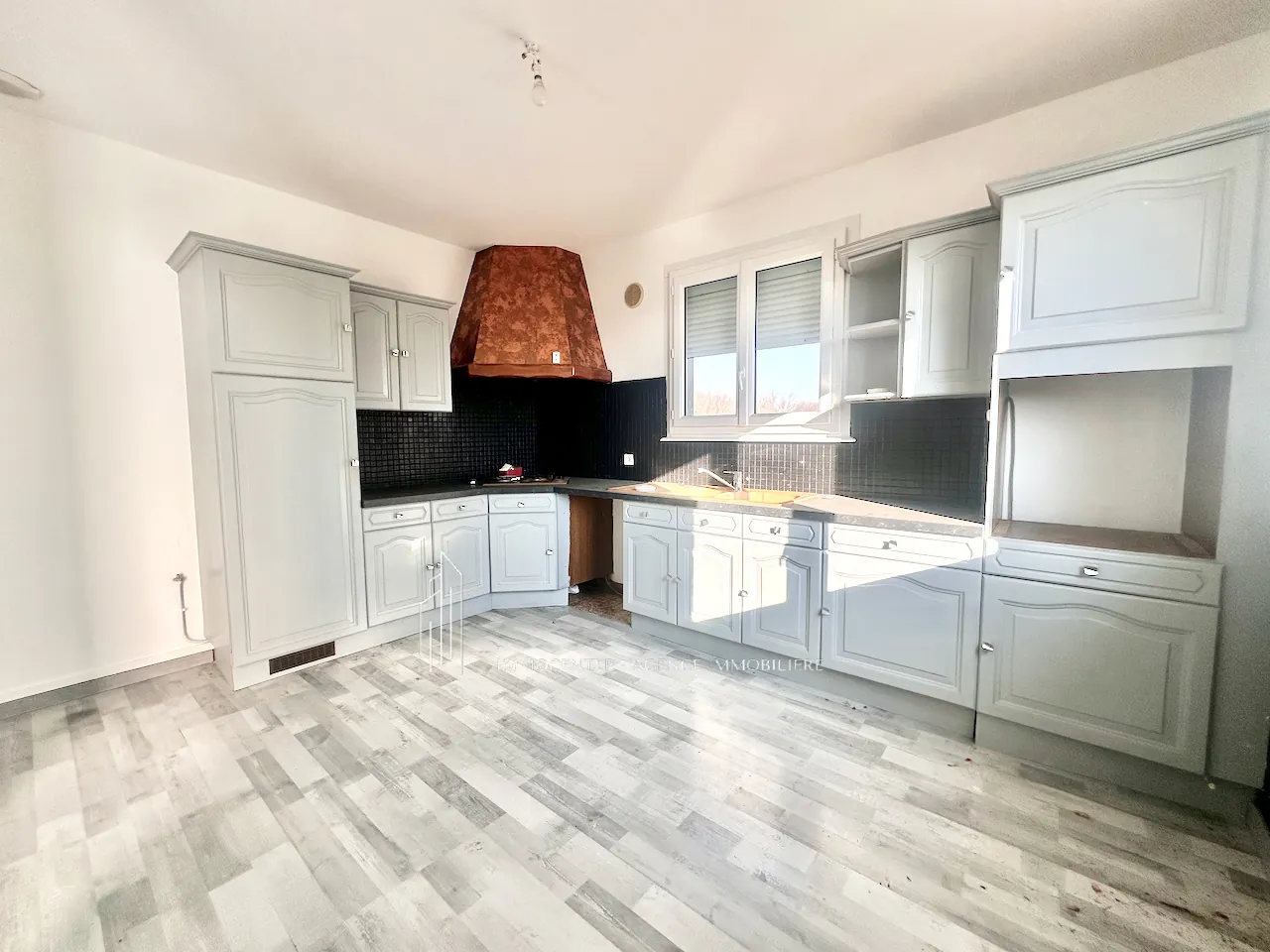 Maison de 100 m² avec grand terrain à Clonas-sur-Vareze - Opportunité à saisir 