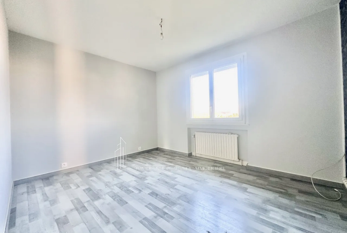Maison de 100 m² avec grand terrain à Clonas-sur-Vareze - Opportunité à saisir 
