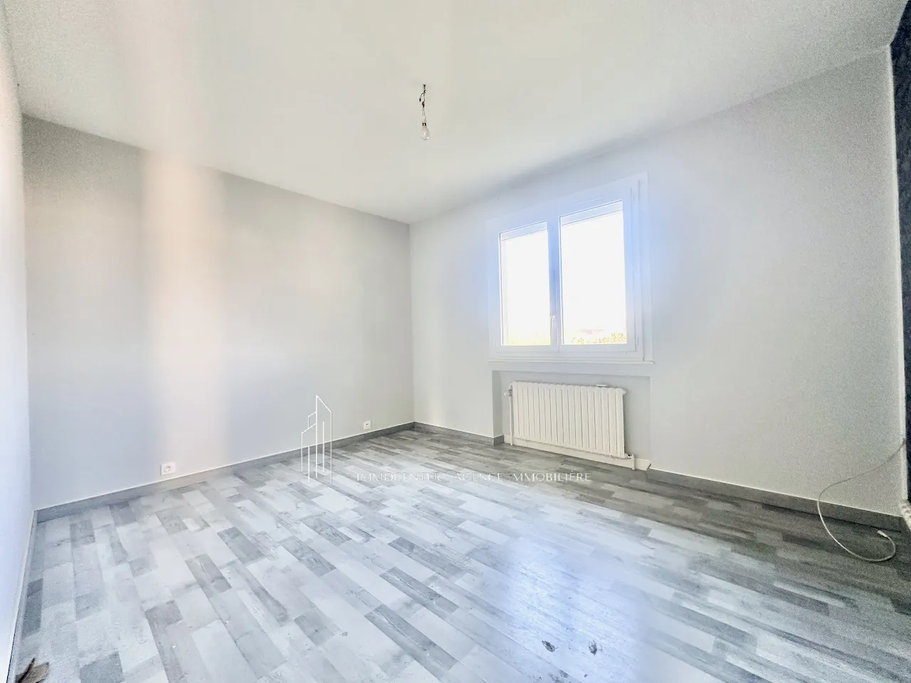 Maison de 100 m² avec grand terrain à Clonas-sur-Vareze - Opportunité à saisir 