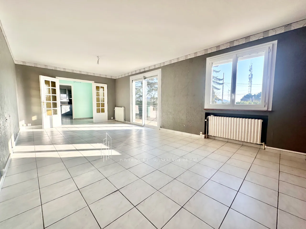 Maison de 100 m² avec grand terrain à Clonas-sur-Vareze - Opportunité à saisir 
