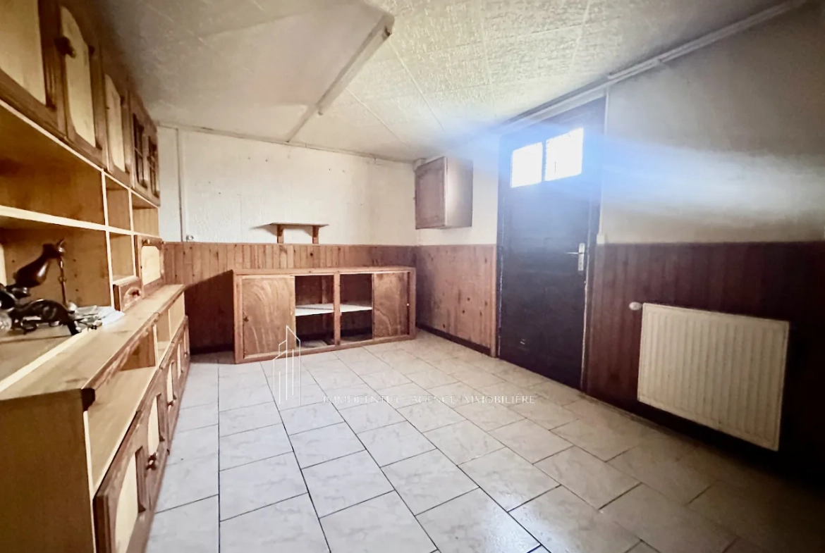 Maison de 100 m² avec grand terrain à Clonas-sur-Vareze - Opportunité à saisir 