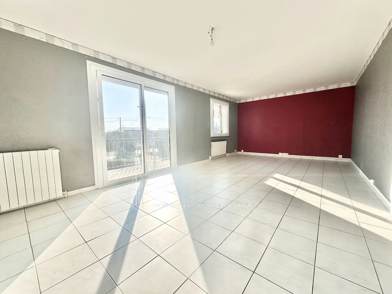 Maison de 100 m² avec grand terrain à Clonas-sur-Vareze - Opportunité à saisir 