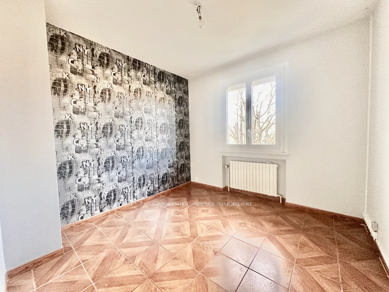 Maison de 100 m² avec grand terrain à Clonas-sur-Vareze - Opportunité à saisir 