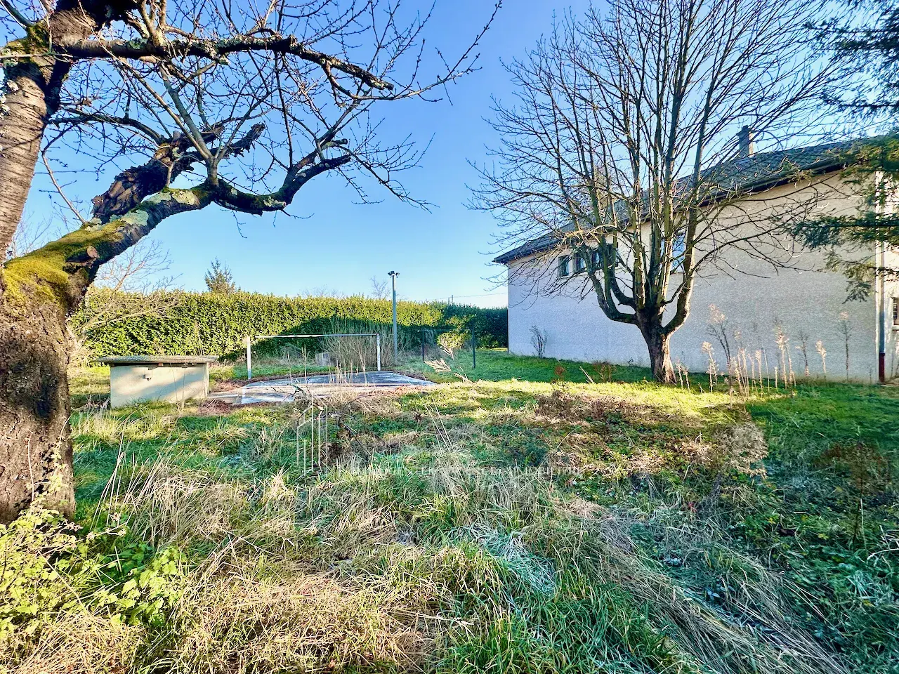 Maison de 100 m² avec grand terrain à Clonas-sur-Vareze - Opportunité à saisir 