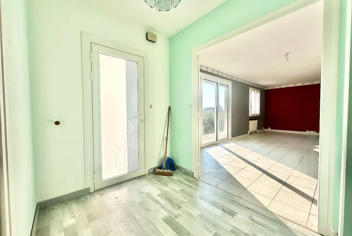 Maison de 100 m² avec grand terrain à Clonas-sur-Vareze - Opportunité à saisir 