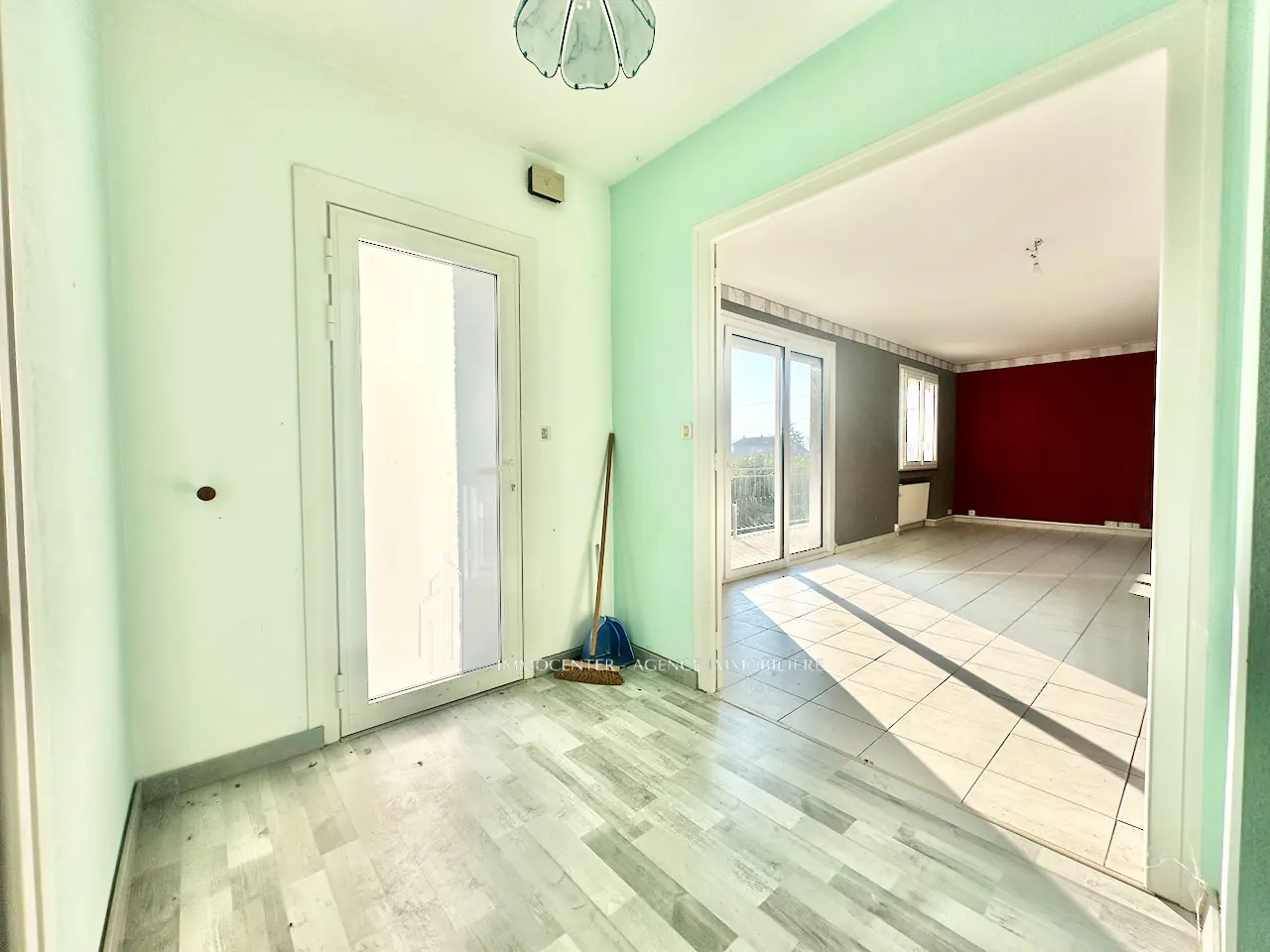 Maison de 100 m² avec grand terrain à Clonas-sur-Vareze - Opportunité à saisir 