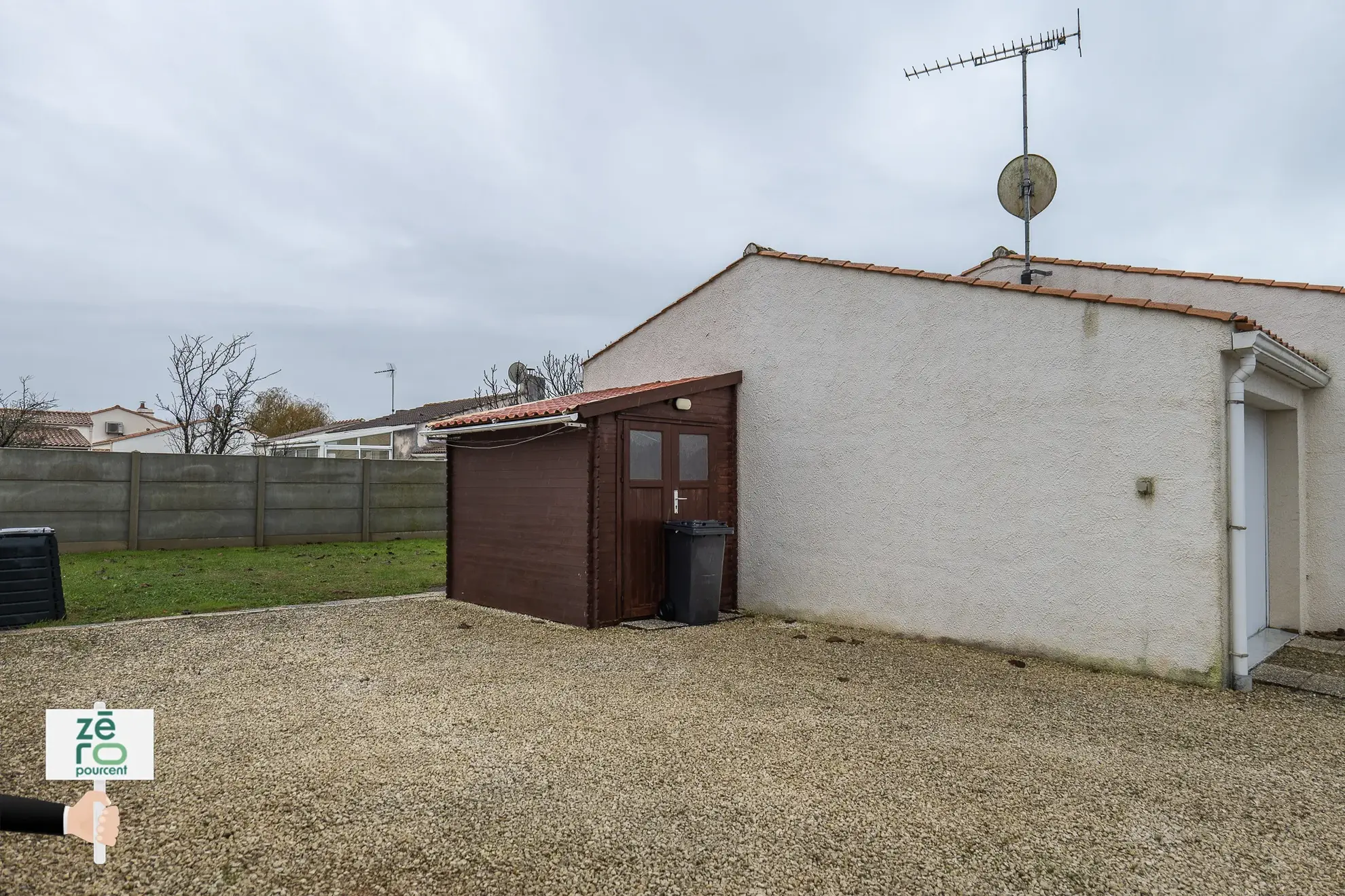 Charmant pavillon à vendre à L’Aiguillon, 2 chambres, véranda, garage et terrain clos en Vendée 