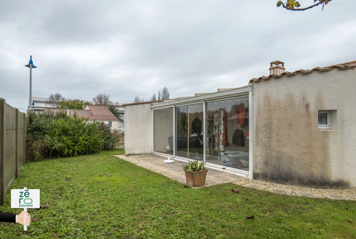 Charmant pavillon à vendre à L’Aiguillon, 2 chambres, véranda, garage et terrain clos en Vendée 