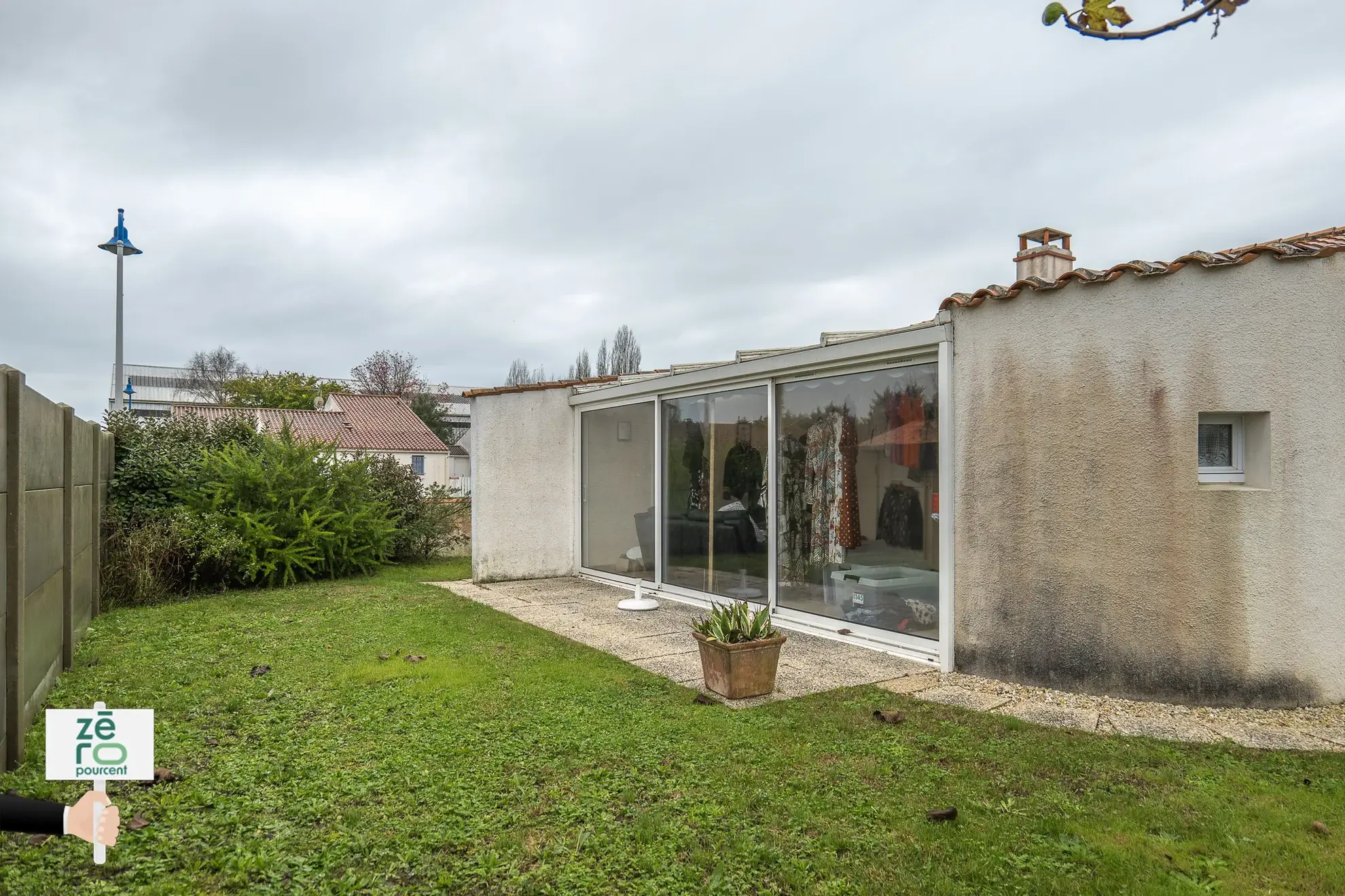 Charmant pavillon à vendre à L’Aiguillon, 2 chambres, véranda, garage et terrain clos en Vendée 