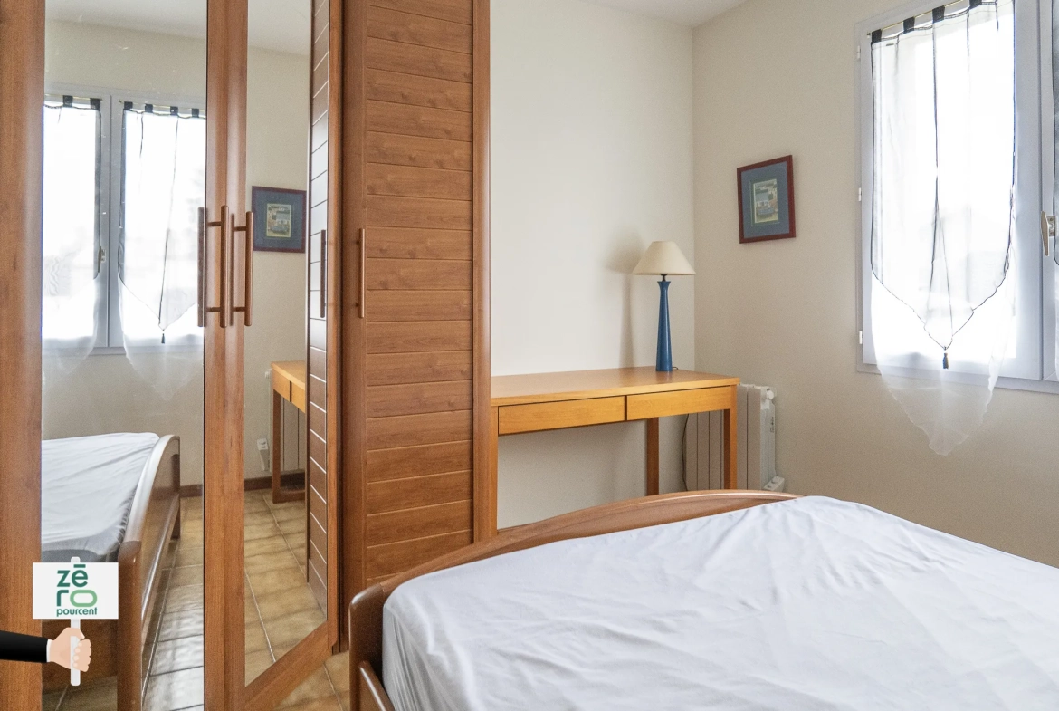 Charmant pavillon à vendre à L’Aiguillon, 2 chambres, véranda, garage et terrain clos en Vendée 