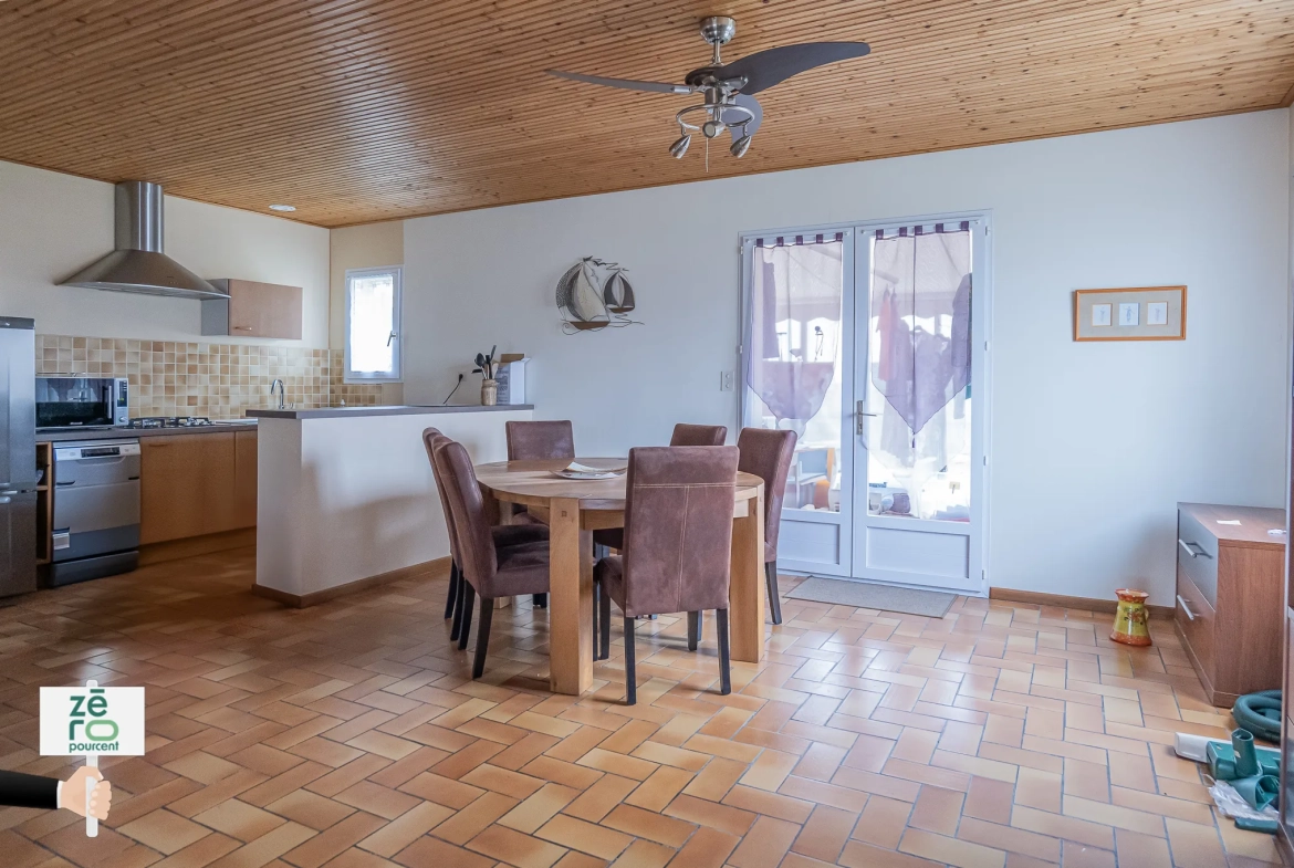 Charmant pavillon à vendre à L’Aiguillon, 2 chambres, véranda, garage et terrain clos en Vendée 