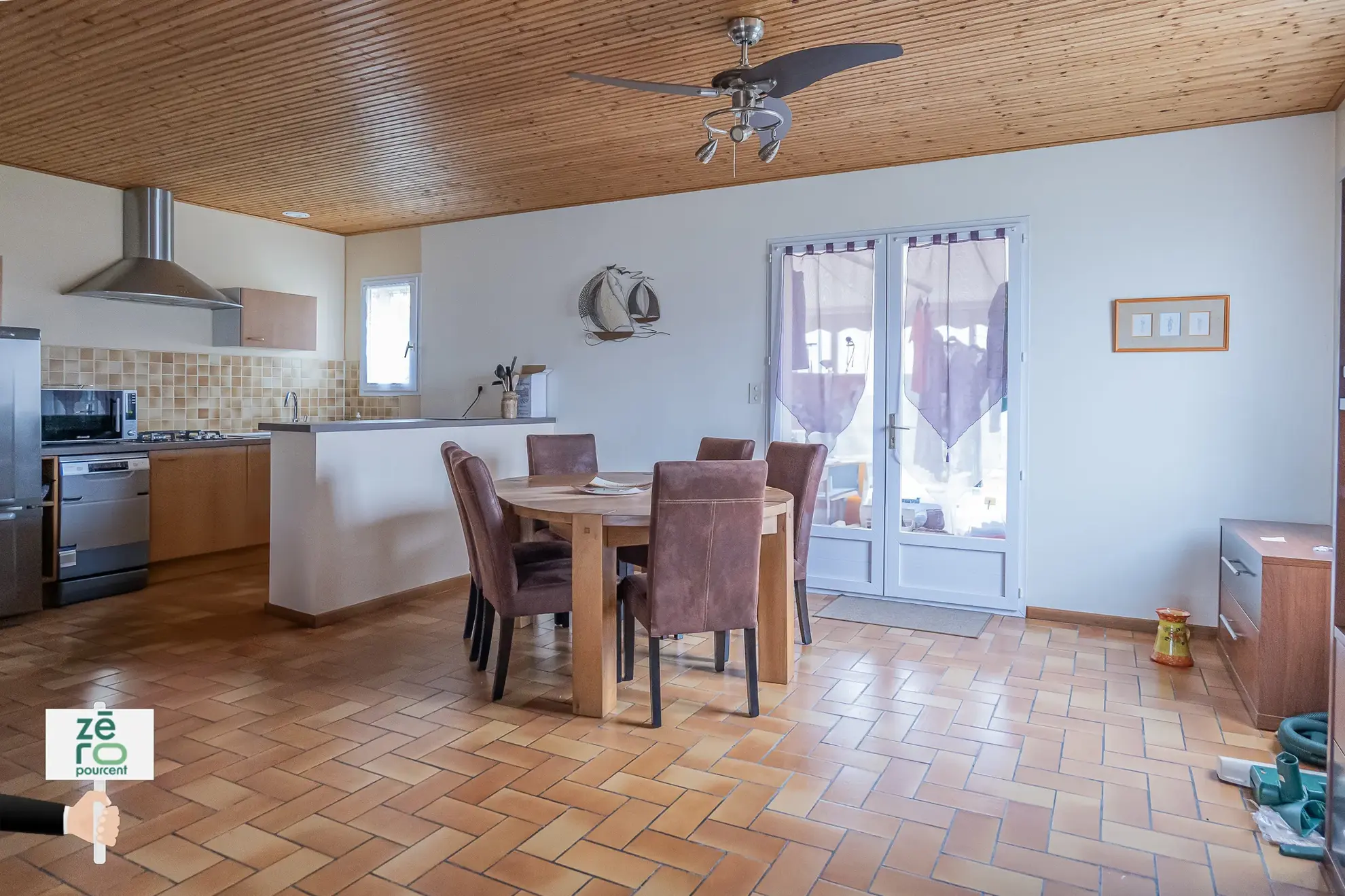 Charmant pavillon à vendre à L’Aiguillon, 2 chambres, véranda, garage et terrain clos en Vendée 