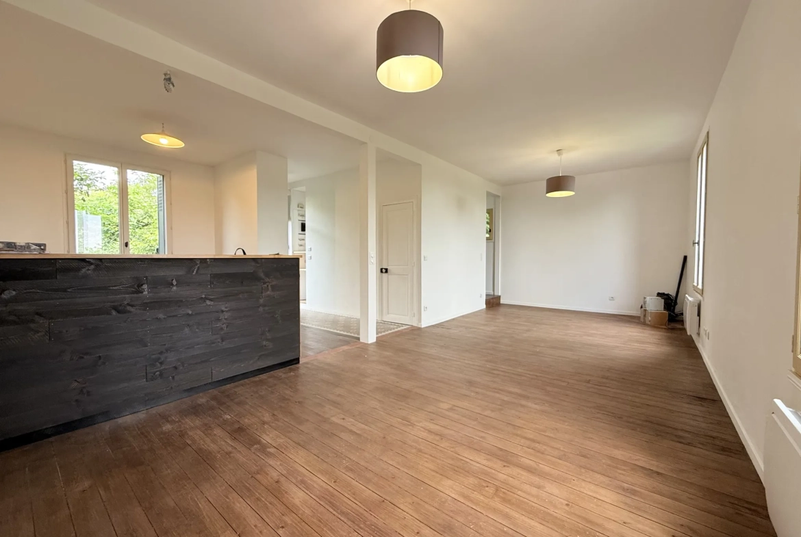 Maison rénovée de 87 m² avec grand terrain à Vierzon, quartier Nord 