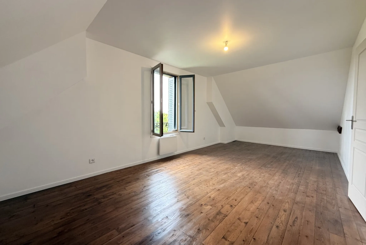 Maison rénovée de 87 m² avec grand terrain à Vierzon, quartier Nord 