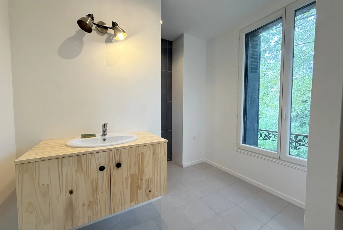 Maison rénovée de 87 m² avec grand terrain à Vierzon, quartier Nord 