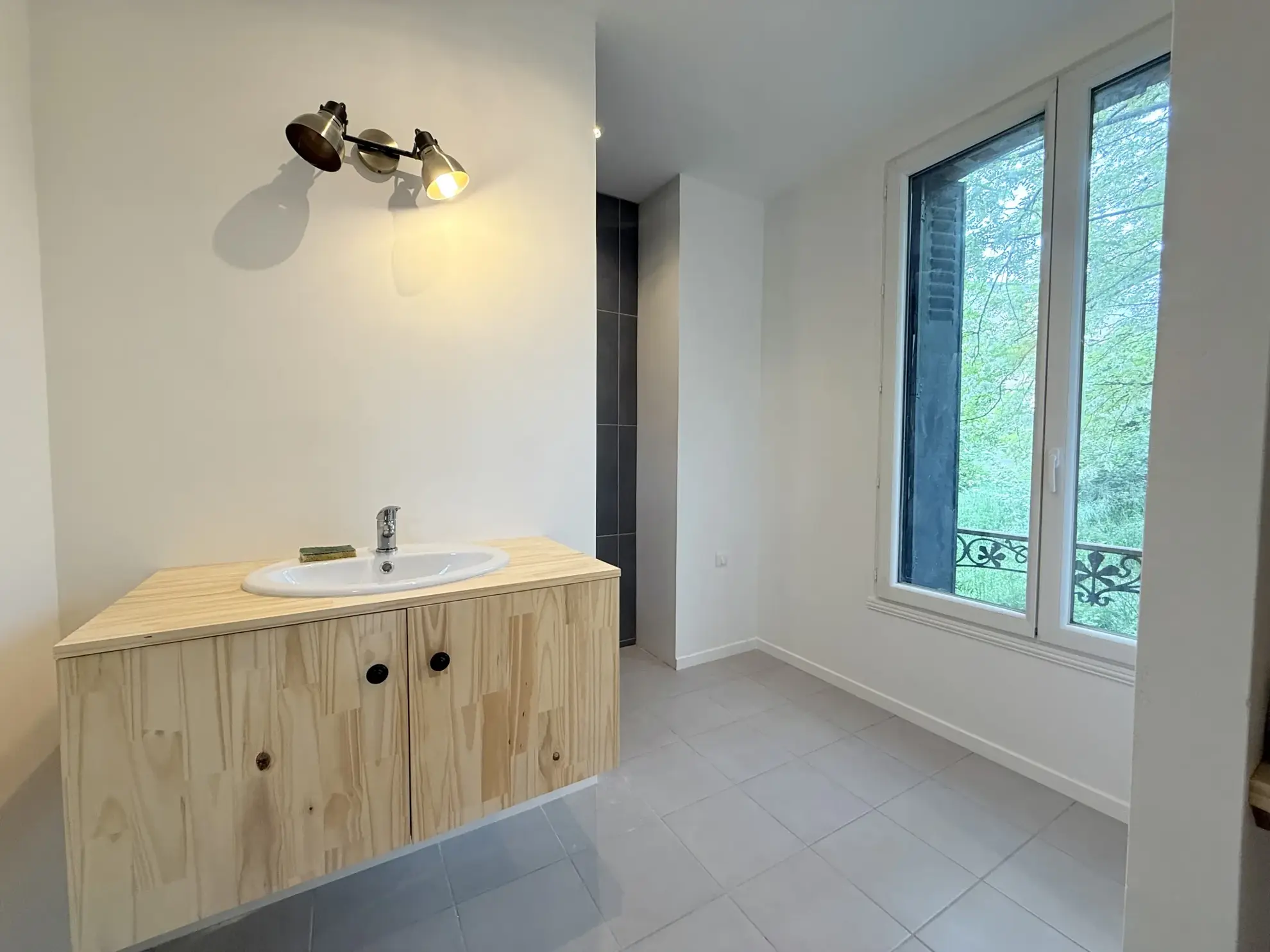 Maison rénovée de 87 m² avec grand terrain à Vierzon, quartier Nord 