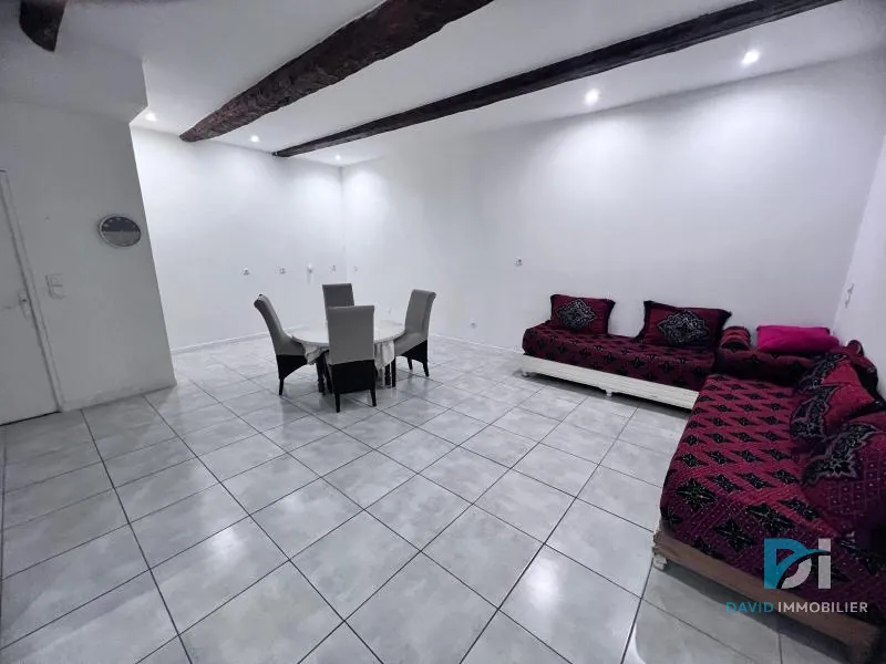 Grande maison de village à Bessan avec potentiel d'aménagement et terrasse 