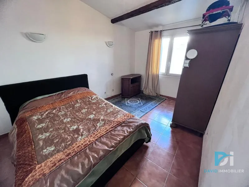 Grande maison de village à Bessan avec potentiel d'aménagement et terrasse 