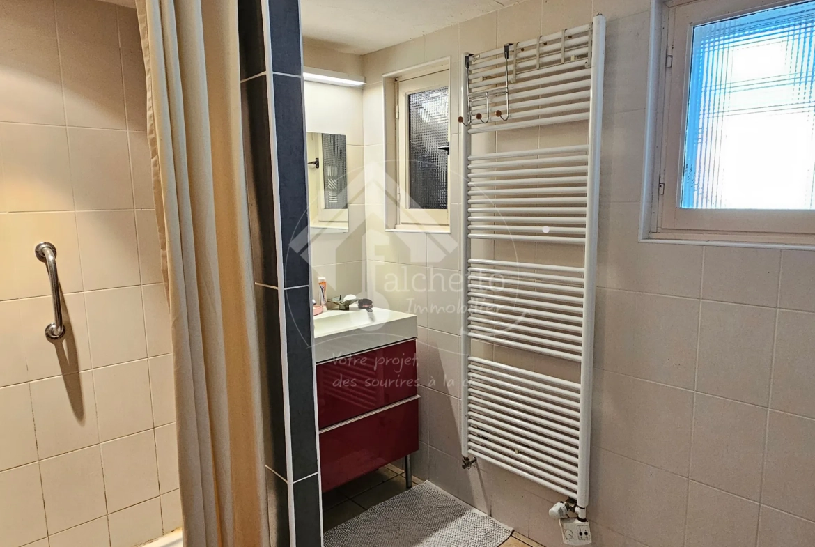 Longère de 190 m² avec grand terrain à Jaligny-sur-Besbre, Allier 