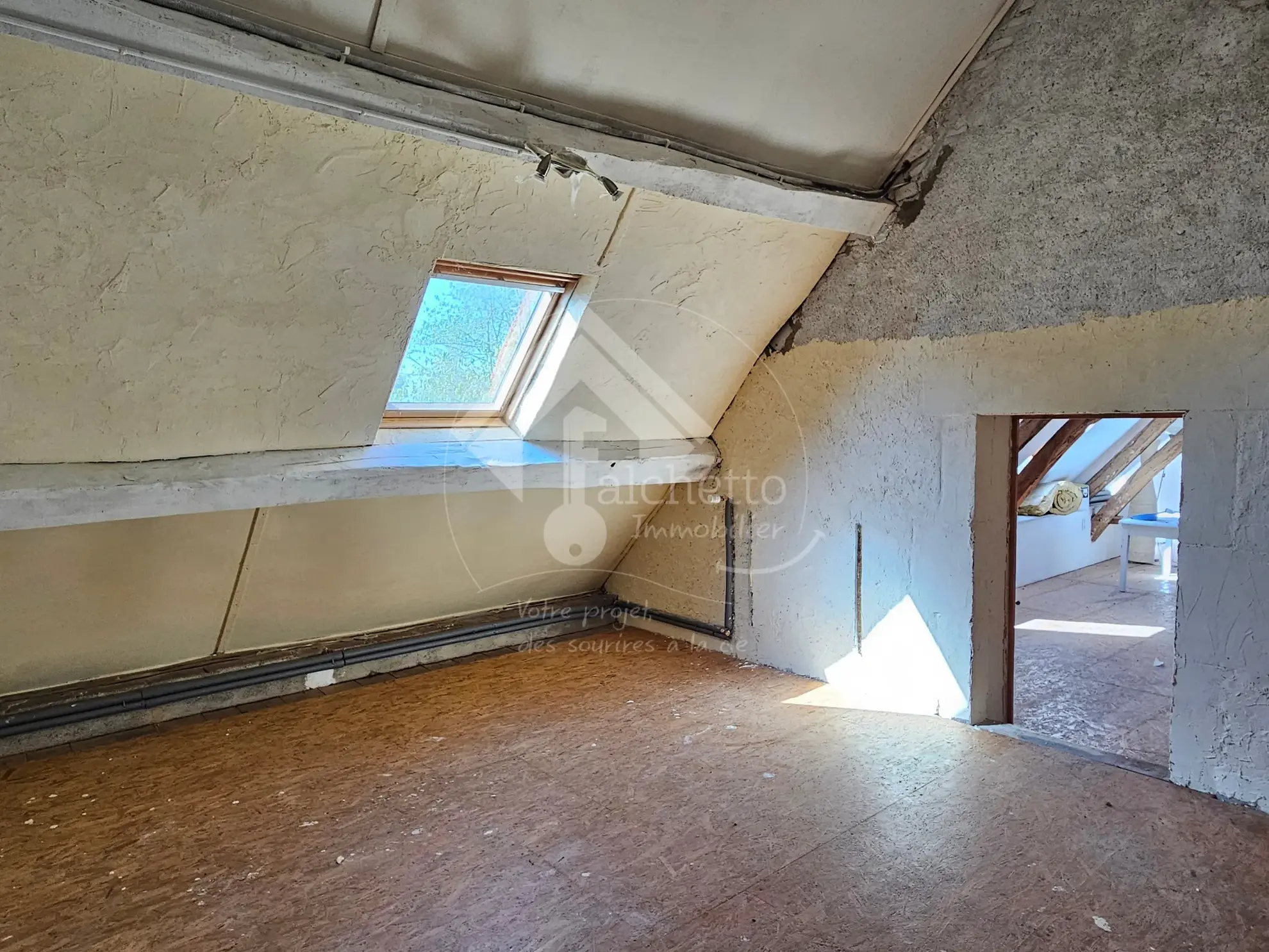 Longère de 190 m² avec grand terrain à Jaligny-sur-Besbre, Allier 