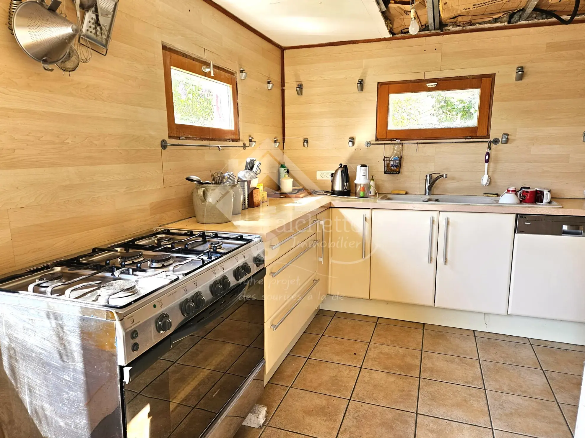 Longère de 190 m² avec grand terrain à Jaligny-sur-Besbre, Allier 