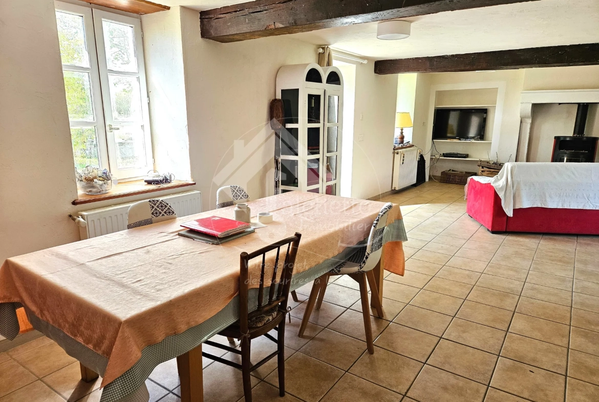 Longère de 190 m² avec grand terrain à Jaligny-sur-Besbre, Allier 