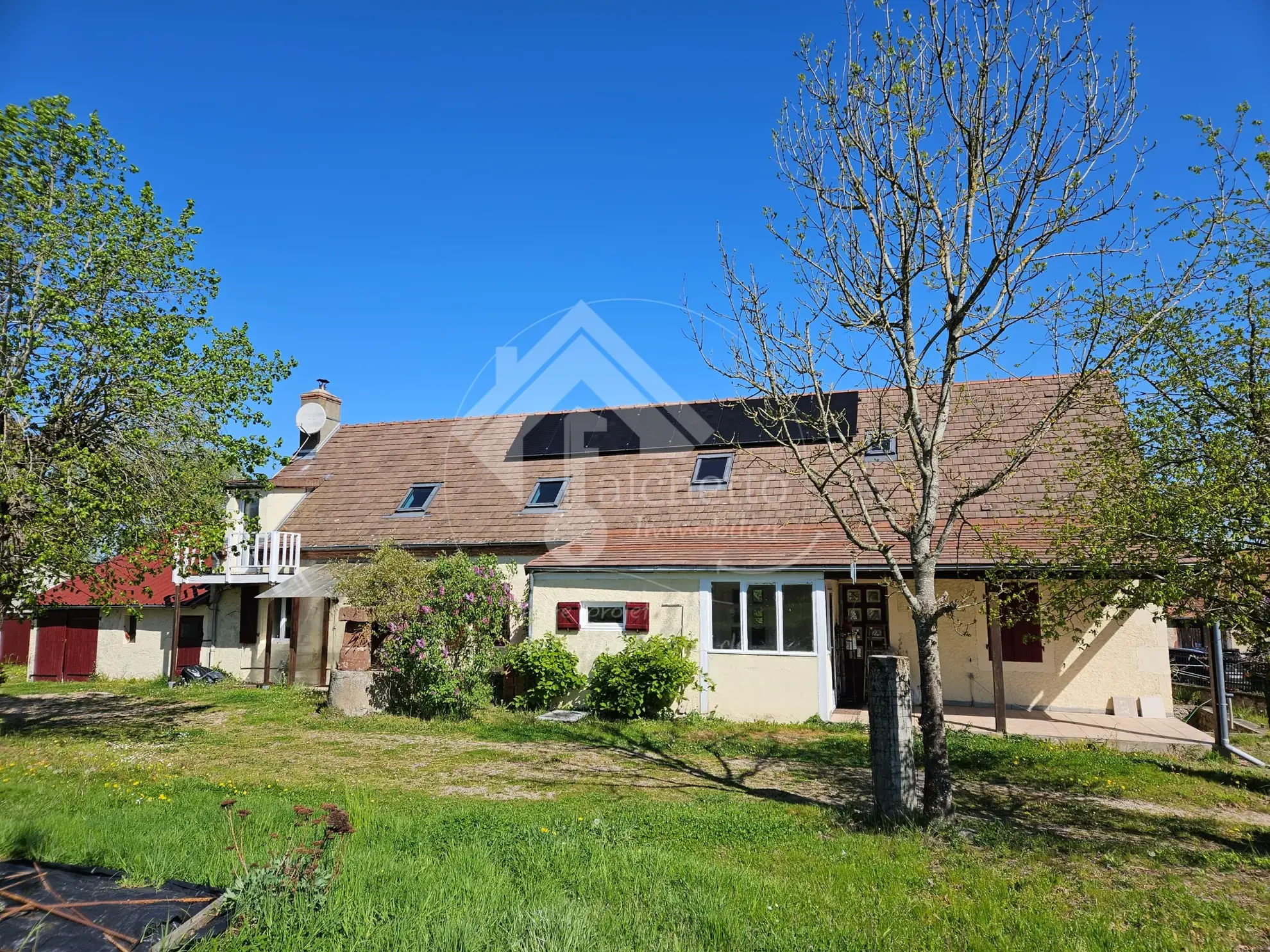 Longère de 190 m² avec grand terrain à Jaligny-sur-Besbre, Allier 
