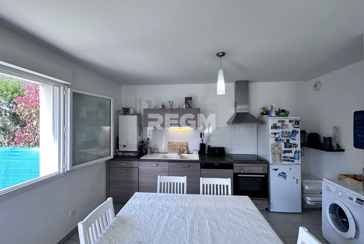 Maison récente de 96 m² avec jardin et garage à Saint-Denis-en-Val (45) 