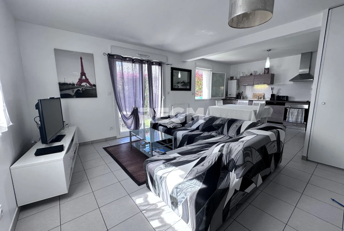 Maison récente de 96 m² avec jardin et garage à Saint-Denis-en-Val (45) 