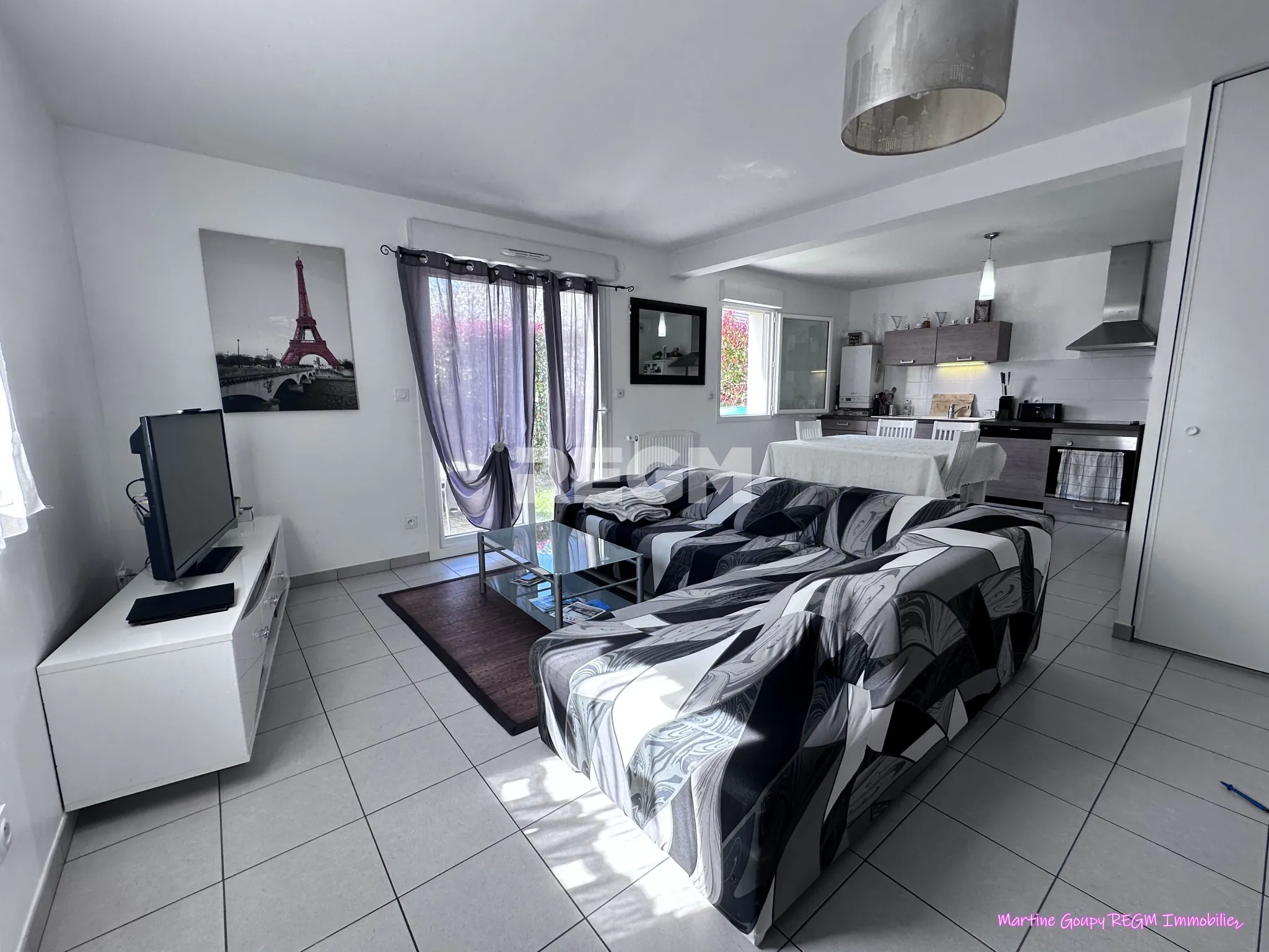 Maison récente de 96 m² avec jardin et garage à Saint-Denis-en-Val (45) 