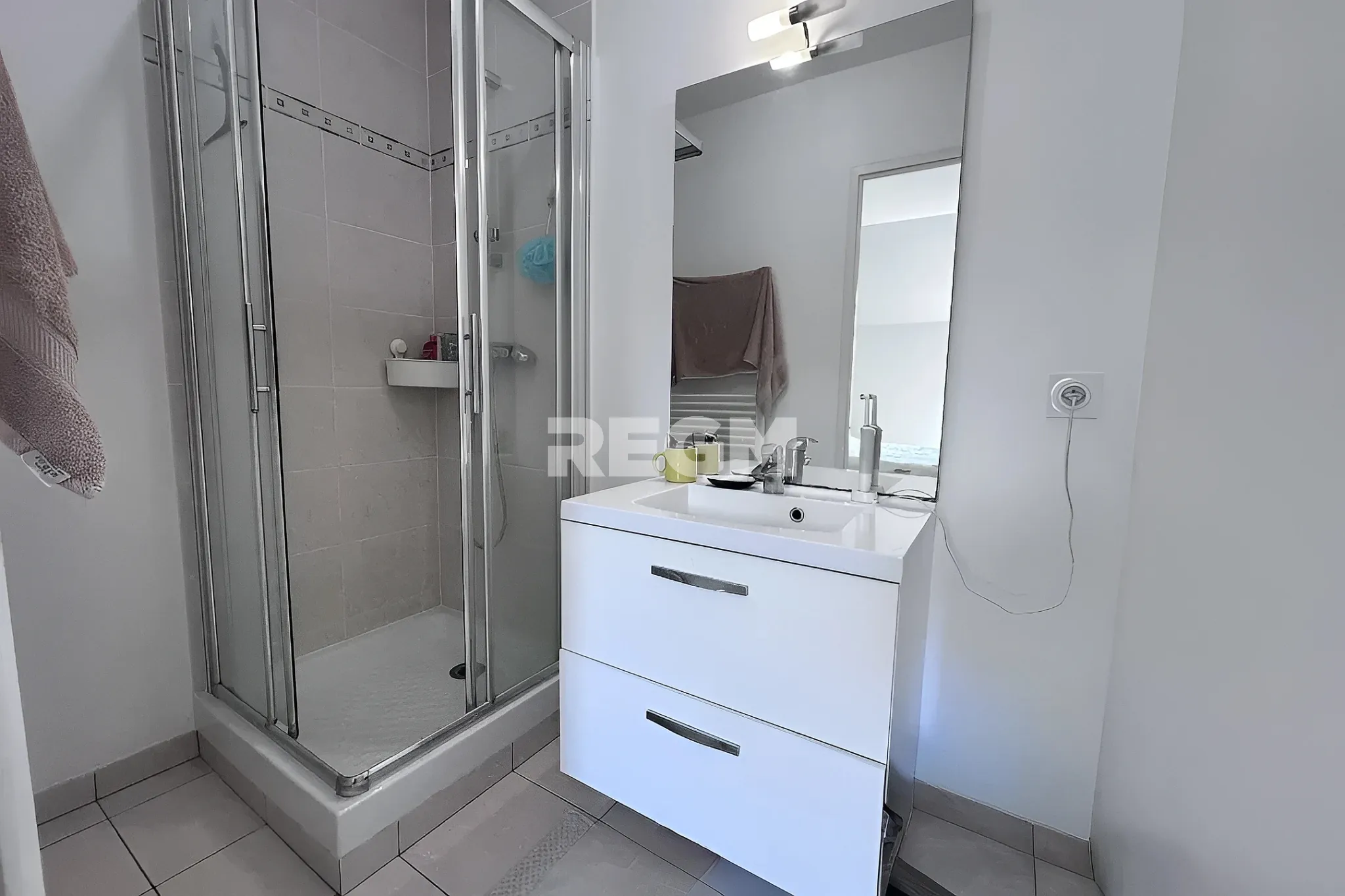 Maison récente de 96 m² avec jardin et garage à Saint-Denis-en-Val (45) 