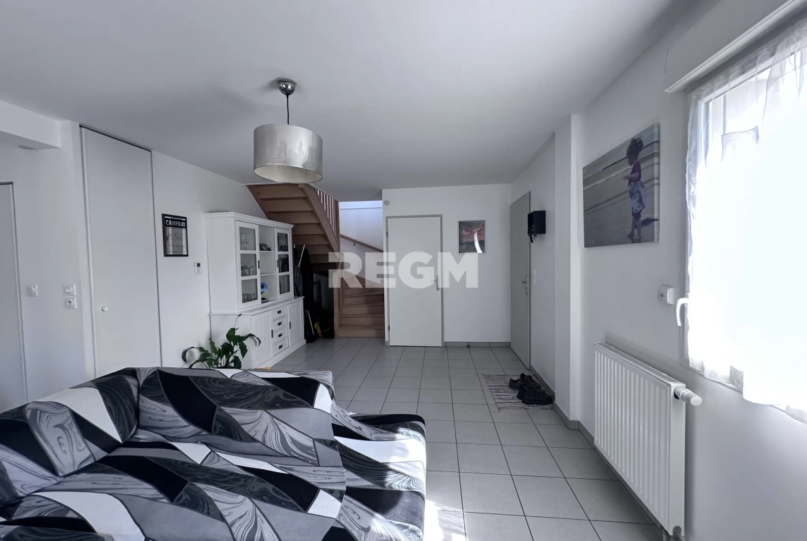 Maison récente de 96 m² avec jardin et garage à Saint-Denis-en-Val (45) 