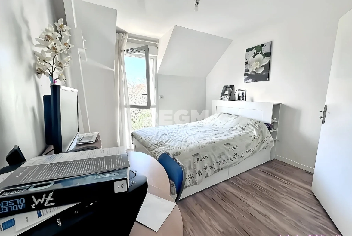 Maison récente de 96 m² avec jardin et garage à Saint-Denis-en-Val (45) 