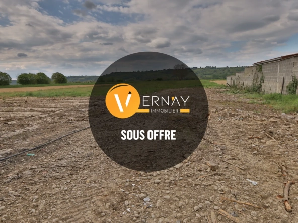 Terrain constructible de 1115 m² à Septème, viabilisé et plat