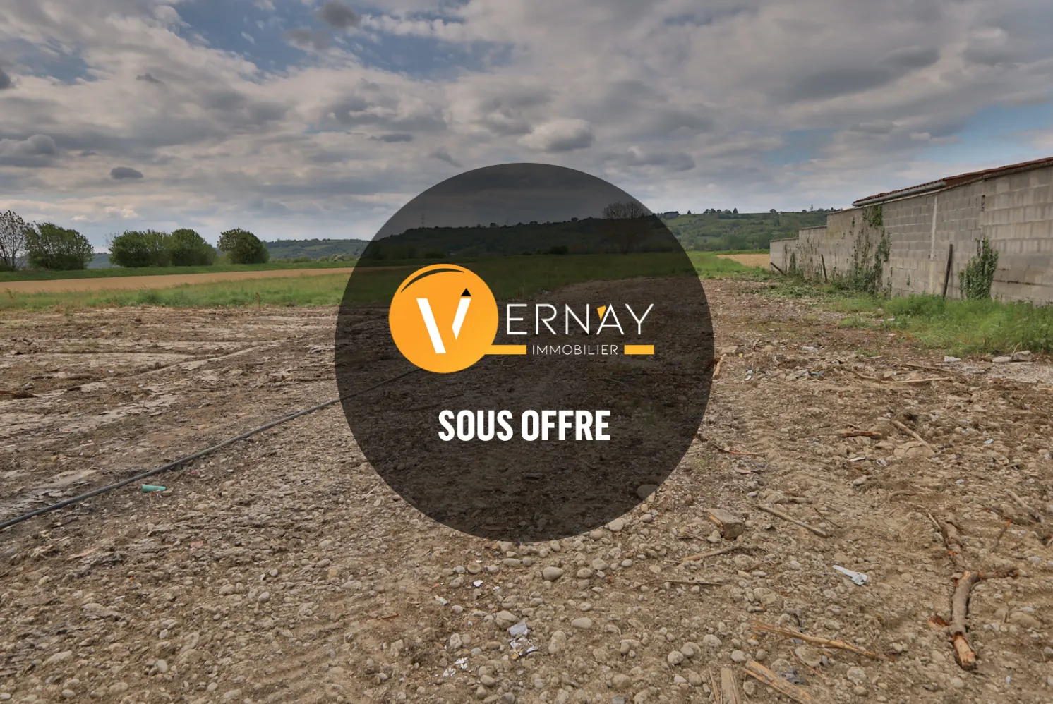 Terrain constructible de 1115 m² à Septème, viabilisé et plat 