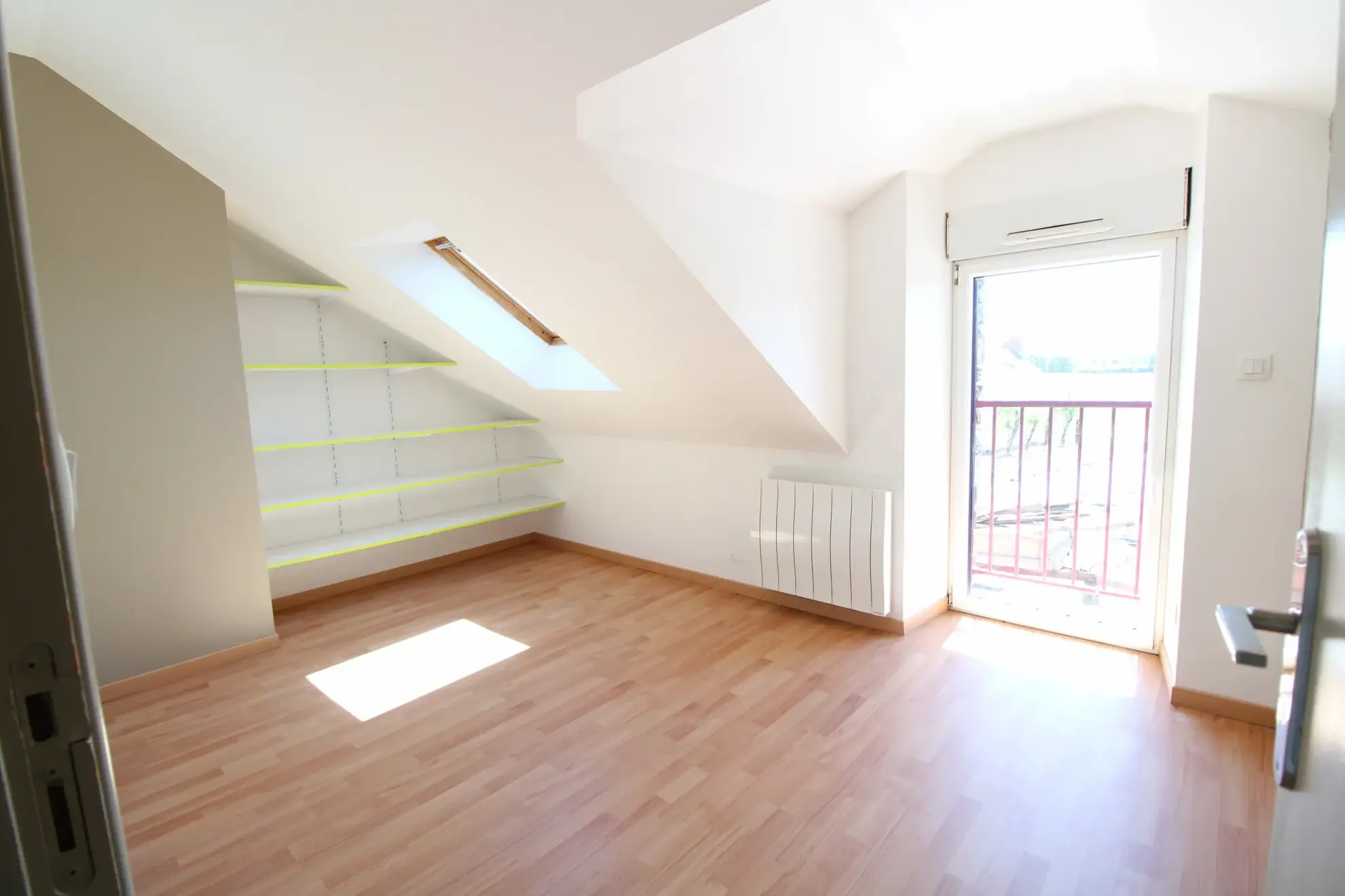 Maison en pierres en campagne de 80m² à Saffré, disponible immédiatement 