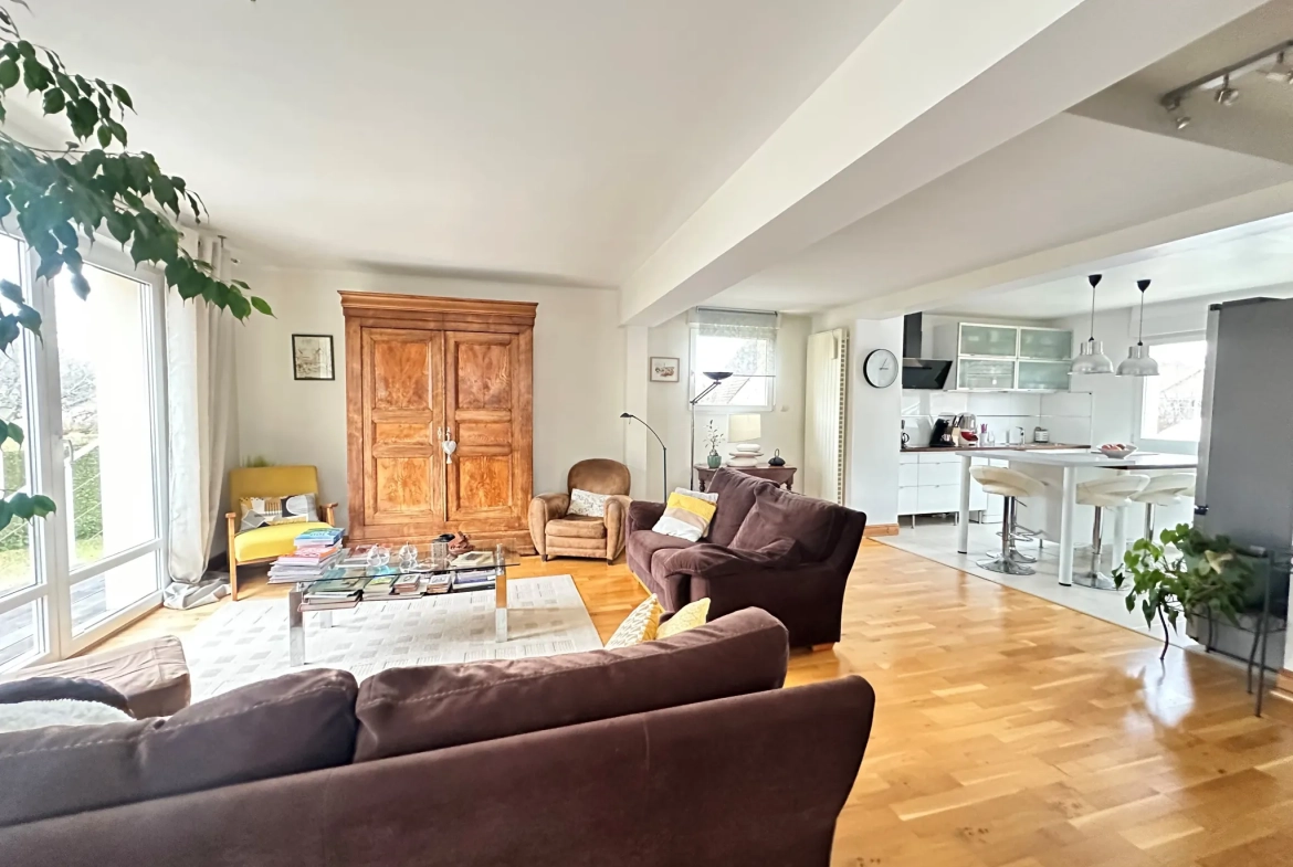 Belle maison familiale à Valdoie en impasse avec jardin et dépendance 