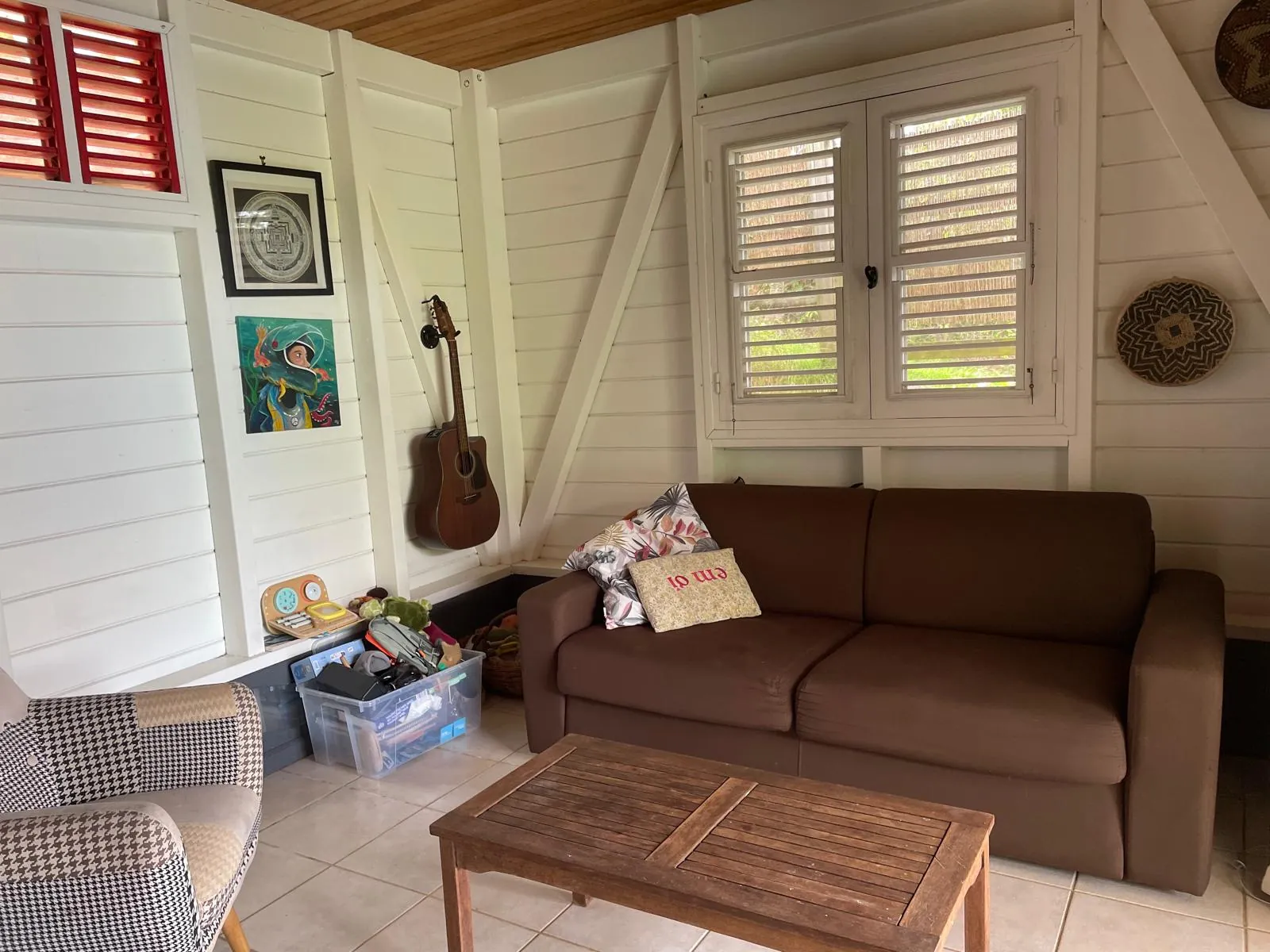 A vendre maison F3 en bois à Ducos, quartier calme, jardin, disponible en 2025 