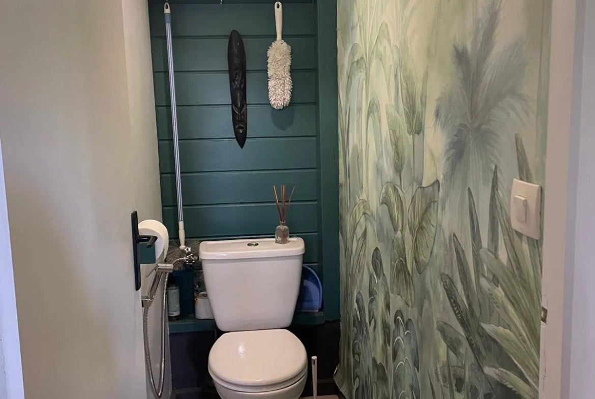A vendre maison F3 en bois à Ducos, quartier calme, jardin, disponible en 2025 