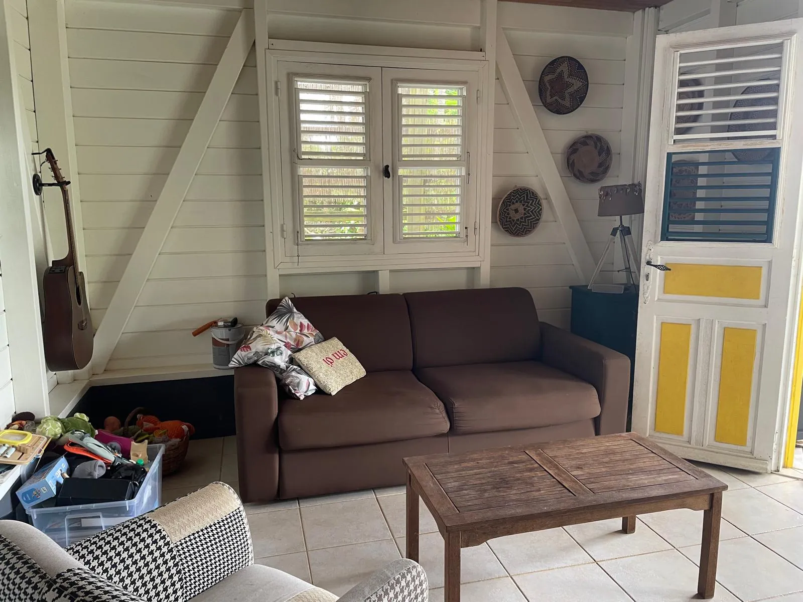 A vendre maison F3 en bois à Ducos, quartier calme, jardin, disponible en 2025 