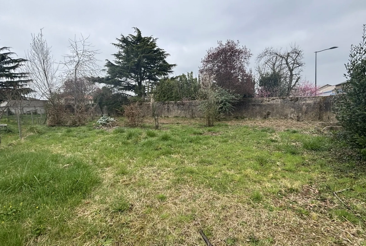 Terrain constructible à vendre à Chemillé - Grande liberté de projet 