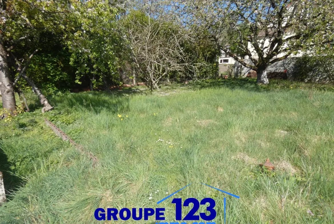 Maison 3 chambres à Migenes avec terrain arboré et potentiel 
