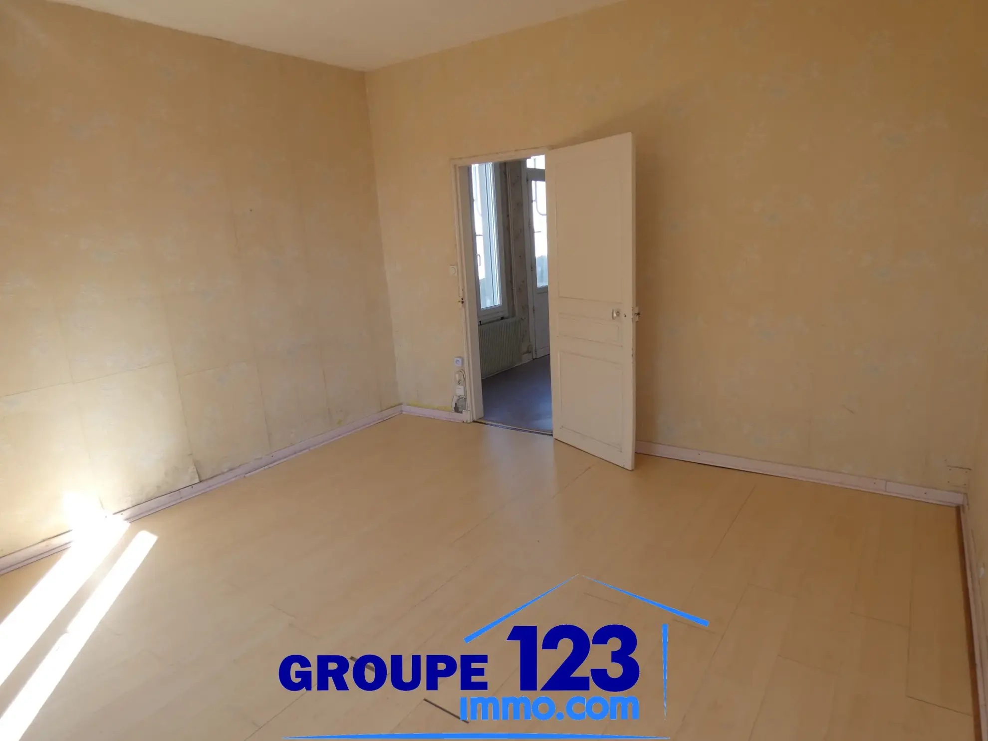 Maison 3 chambres à Migenes avec terrain arboré et potentiel 
